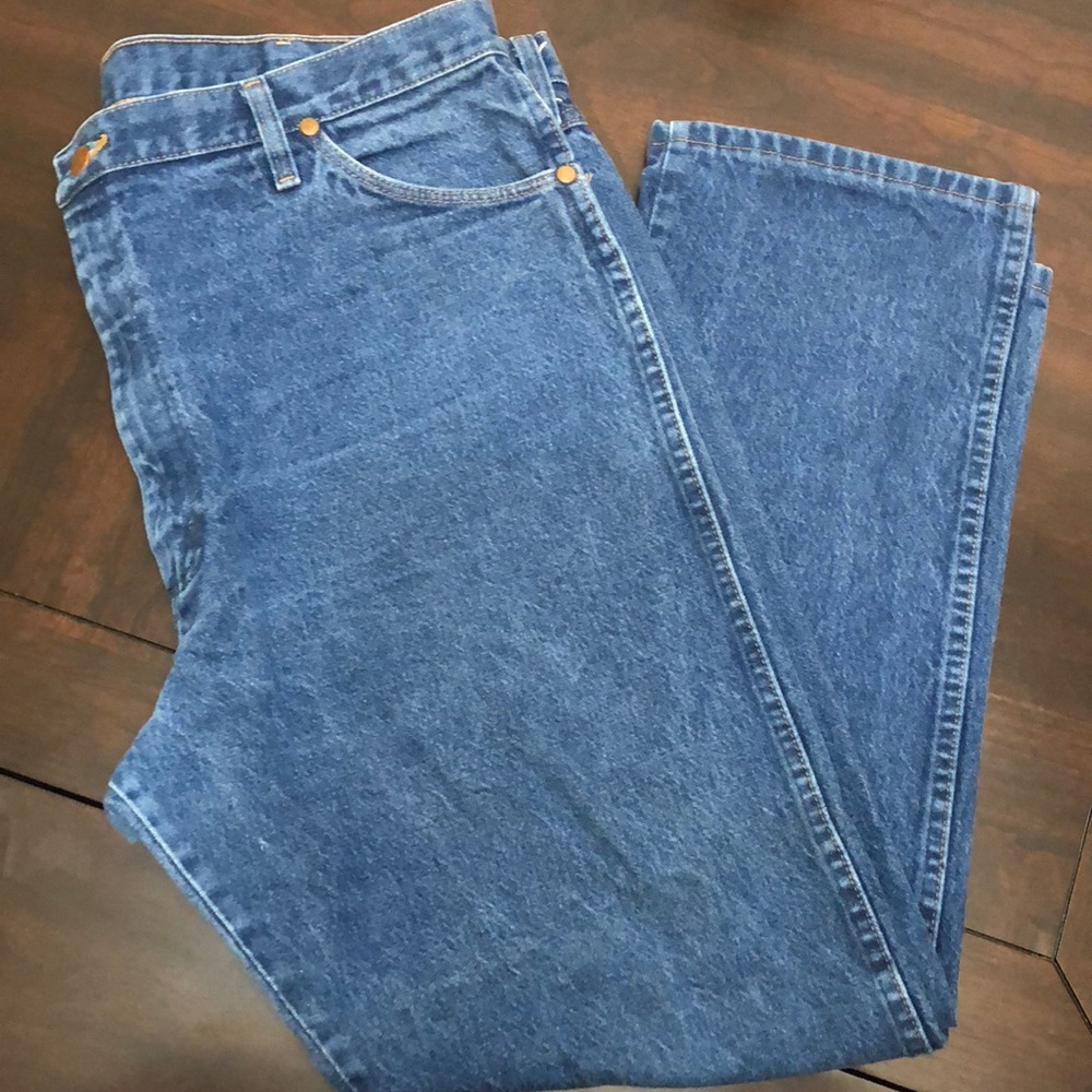 ❣️2 for $15 Men’s Wrangler Prewashed Cowboy Cut